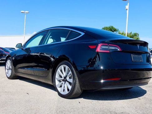 Used 2019 Tesla Model 3 Standard Range Plus RWD image 2