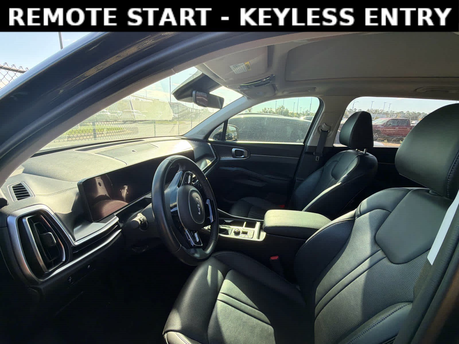 Used 2025 Kia Sorento S w/ Panoramic Sunroof Package FWD image 7