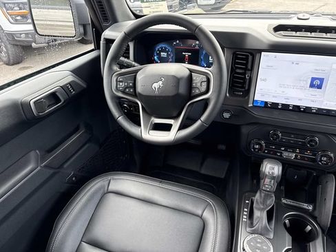 New 2026 Ford Bronco Badlands w/ Sasquatch Package AWD/4WD image 14