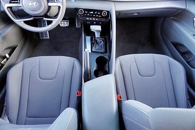 Certified 2026 Hyundai Elantra Sport FWD image 29