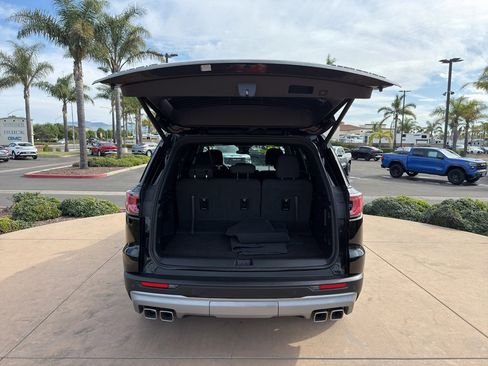 Used 2025 GMC Acadia Elevation image 7