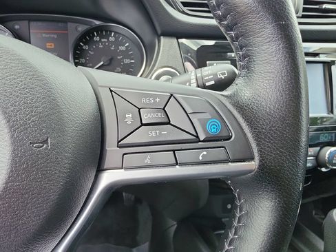 Used 2020 Nissan Rogue SV w/ Premium Package AWD/4WD image 16