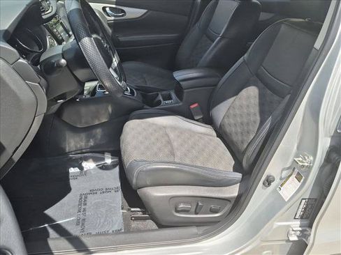 Used 2020 Nissan Rogue Sport SV w/ Technology Package FWD image 15