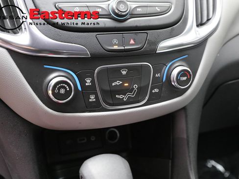 Used 2022 Chevrolet Equinox LT FWD image 19