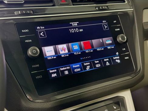 Used 2022 Volkswagen Tiguan SE AWD/4WD image 19