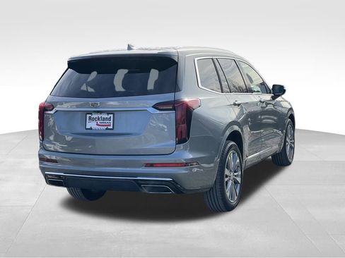 Used 2023 Cadillac XT6 Premium Luxury image 4