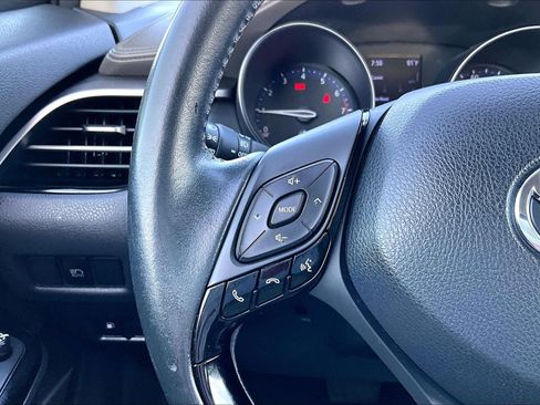Used 2020 Toyota C-HR Limited FWD image 18