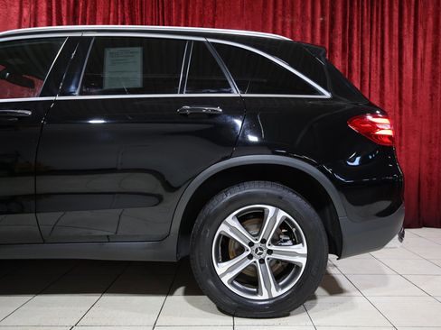 Used 2019 Mercedes-Benz GLC 300 4MATIC w/ Premium Package image 6