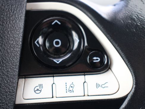 Used 2018 Toyota Prius Prime Advanced image 24