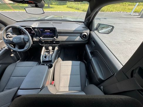 Used 2025 Chevrolet Colorado Trail Boss image 42