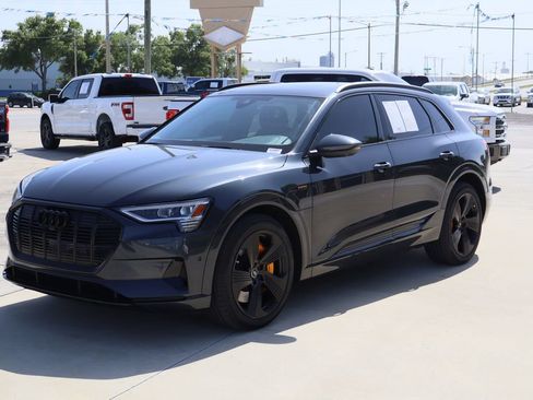 Used 2022 Audi e-tron Premium Plus w/ Premium Plus Package AWD/4WD image 5