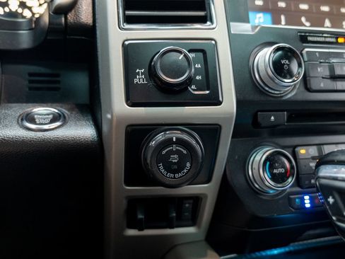 Used 2018 Ford F150 Lariat w/ Equipment Group 502A Luxury AWD/4WD image 44