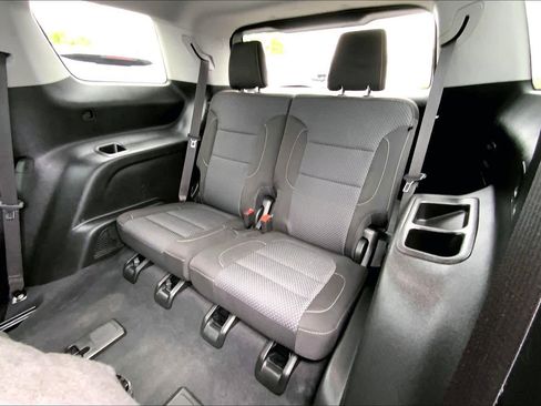 Used 2022 GMC Acadia SLE w/ Elevation Edition FWD image 18