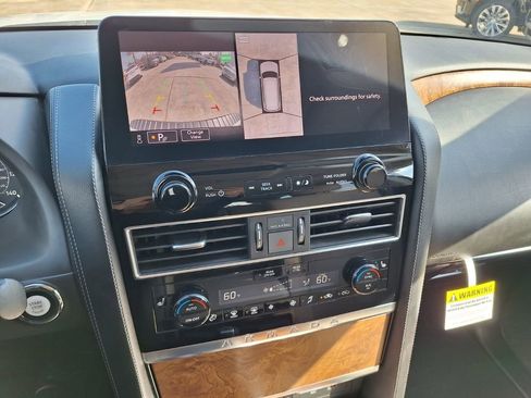 Used 2023 Nissan Armada SL image 16