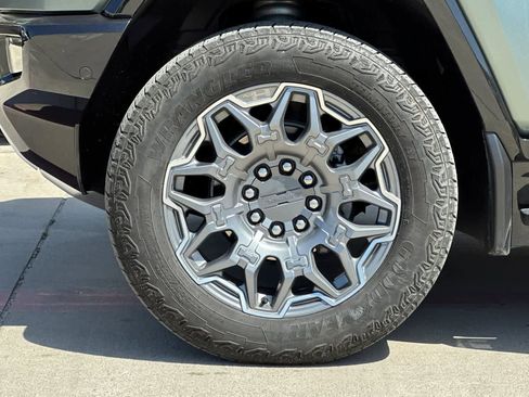 Used 2024 GMC Hummer EV 3X image 12