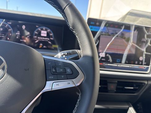 New 2026 Volkswagen Tiguan SE image 29