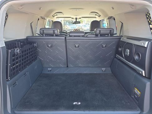 Used 2014 Toyota FJ Cruiser 4WD image 15