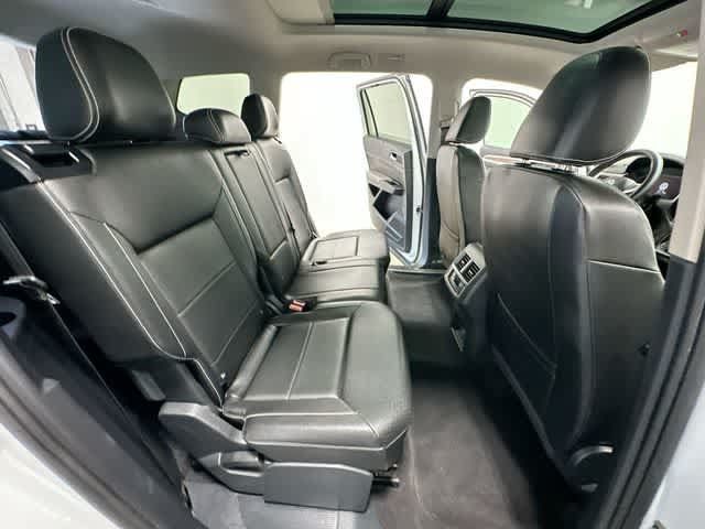 Used 2023 Volkswagen Atlas SEL AWD/4WD image 23