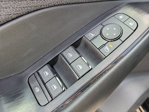 Used 2023 Nissan Rogue S AWD/4WD image 14
