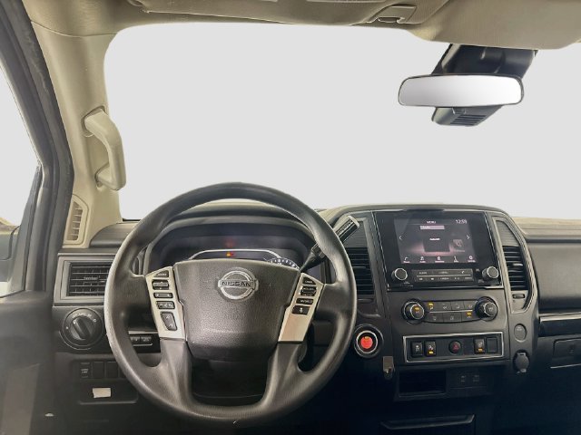 Used 2022 Nissan Titan SV RWD image 16