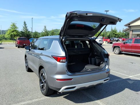 Used 2022 Mitsubishi Outlander SE FWD image 10