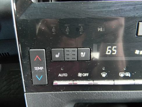 Used 2019 Toyota Avalon Touring w/ All Weather Liner Package FWD image 17