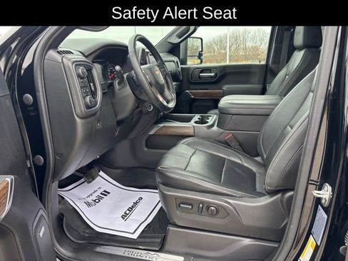 Certified 2023 Chevrolet Silverado 2500 High Country w/ Technology Package AWD/4WD image 11