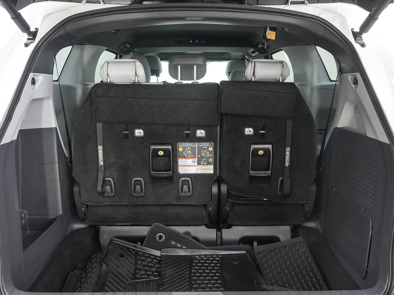 Used 2024 Toyota Sienna XSE AWD/4WD image 9