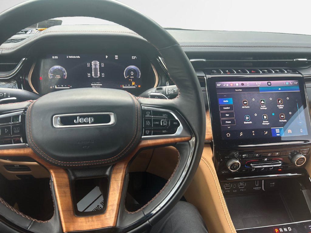 Used 2024 Jeep Grand Cherokee Summit AWD/4WD image 16