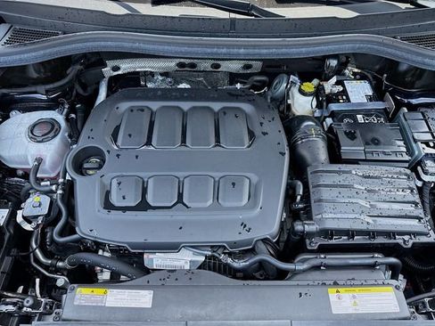 Used 2025 Volkswagen Tiguan SEL R-Line AWD/4WD image 30
