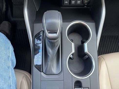 Used 2021 Toyota Highlander XLE image 39