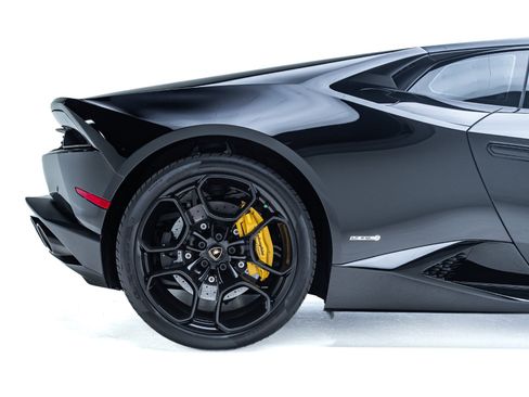 Used 2016 Lamborghini Huracan LP 610-4 AWD/4WD image 38