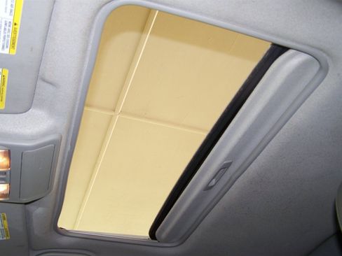 Used 2019 Nissan Frontier SL image 12