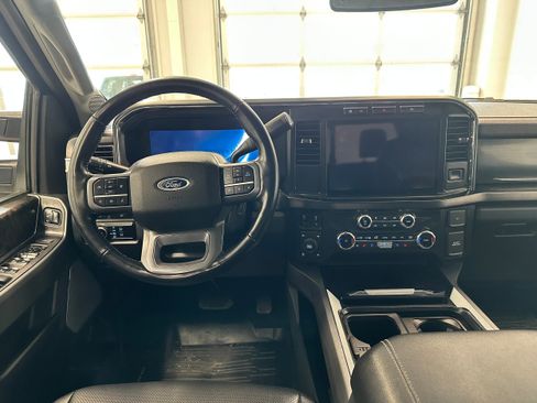 Used 2023 Ford F250 Lariat w/ Chrome Package image 18