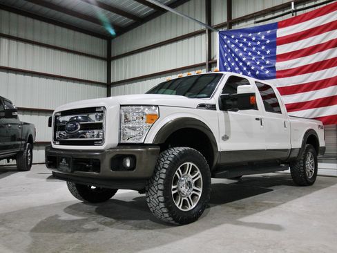 Used 2016 Ford F250 King Ranch w/ FX4 Off-Road Package image 3