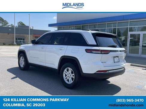 Used 2024 Jeep Grand Cherokee Laredo RWD image 4