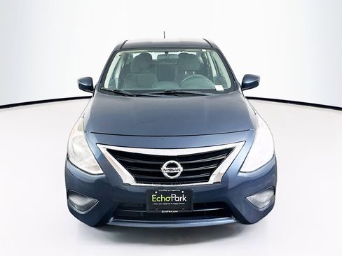 Used 2017 Nissan Versa SV image 2