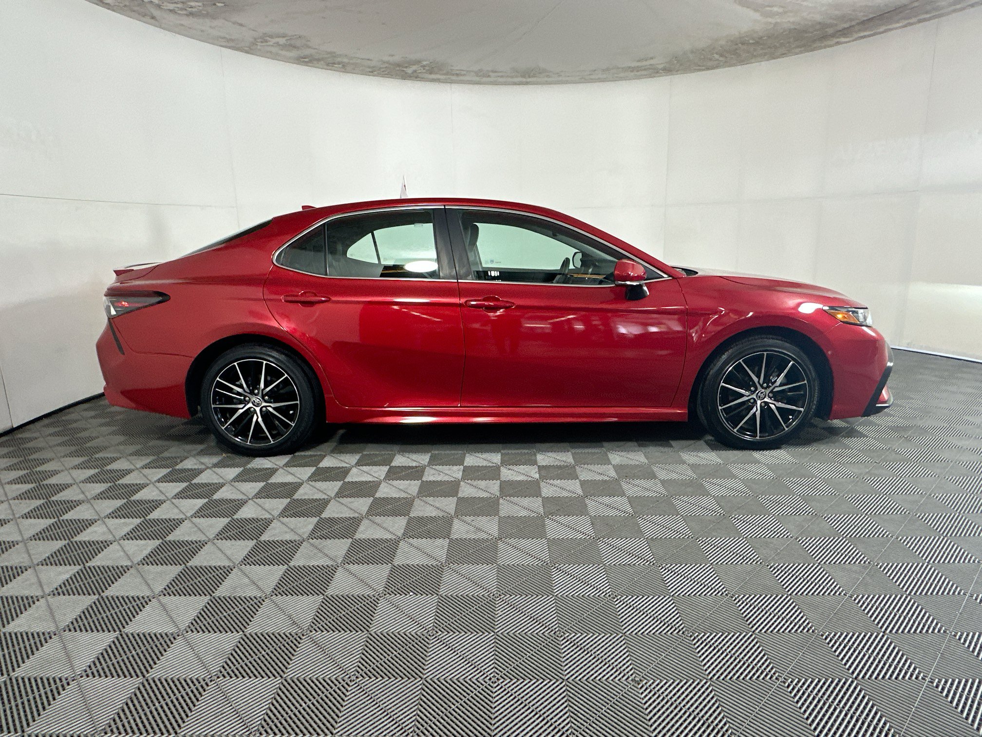 Certified 2024 Toyota Camry SE w/ Convenience Package FWD image 2