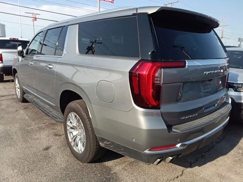 Used 2025 GMC Yukon XL Denali AWD/4WD image 3