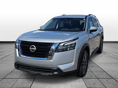 Used 2025 Nissan Pathfinder SV
