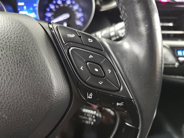 Used 2018 Toyota C-HR XLE FWD image 20