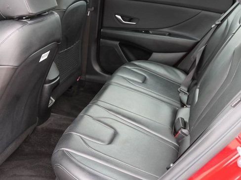 Used 2024 Hyundai Elantra Limited image 13
