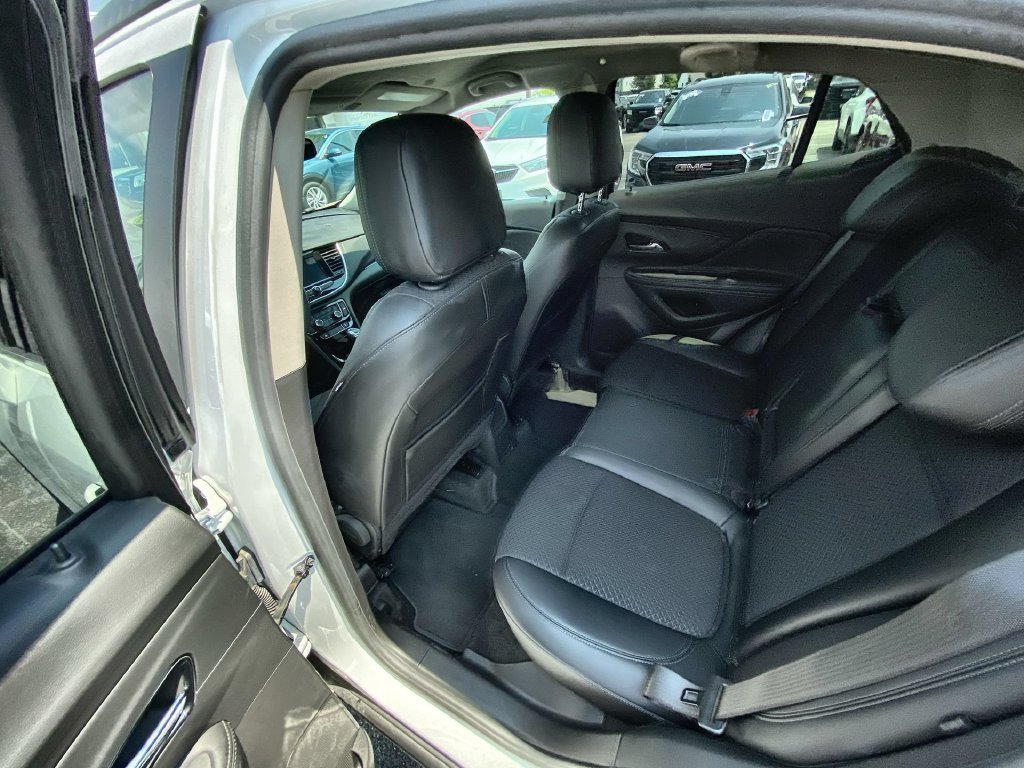 Certified 2022 Buick Encore Preferred AWD/4WD image 15