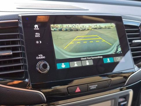 Used 2020 Honda Pilot Touring image 13