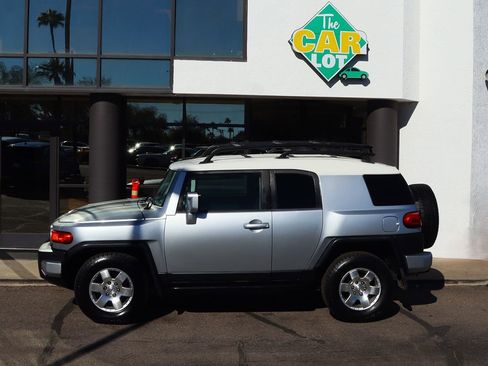 Used 2007 Toyota FJ Cruiser 4WD image 8
