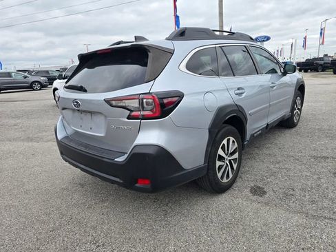 Used 2024 Subaru Outback Premium AWD/4WD image 4