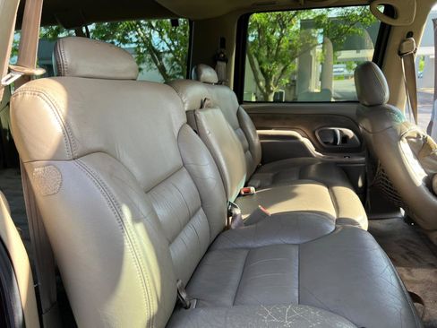 Used 1997 GMC Suburban 4WD w/ Marketing Opt Pkg 3 image 26