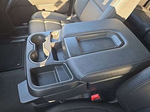 Used 2025 Chevrolet Silverado 1500 LT w/ Leather Package image 34