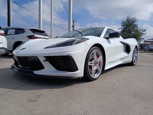 Used 2022 Chevrolet Corvette Stingray Preferred Cpe w/ Z51 Performance Package image 3