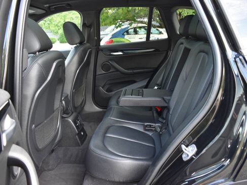 Used 2018 BMW X1 xDrive28i w/ Premium Package AWD/4WD image 9